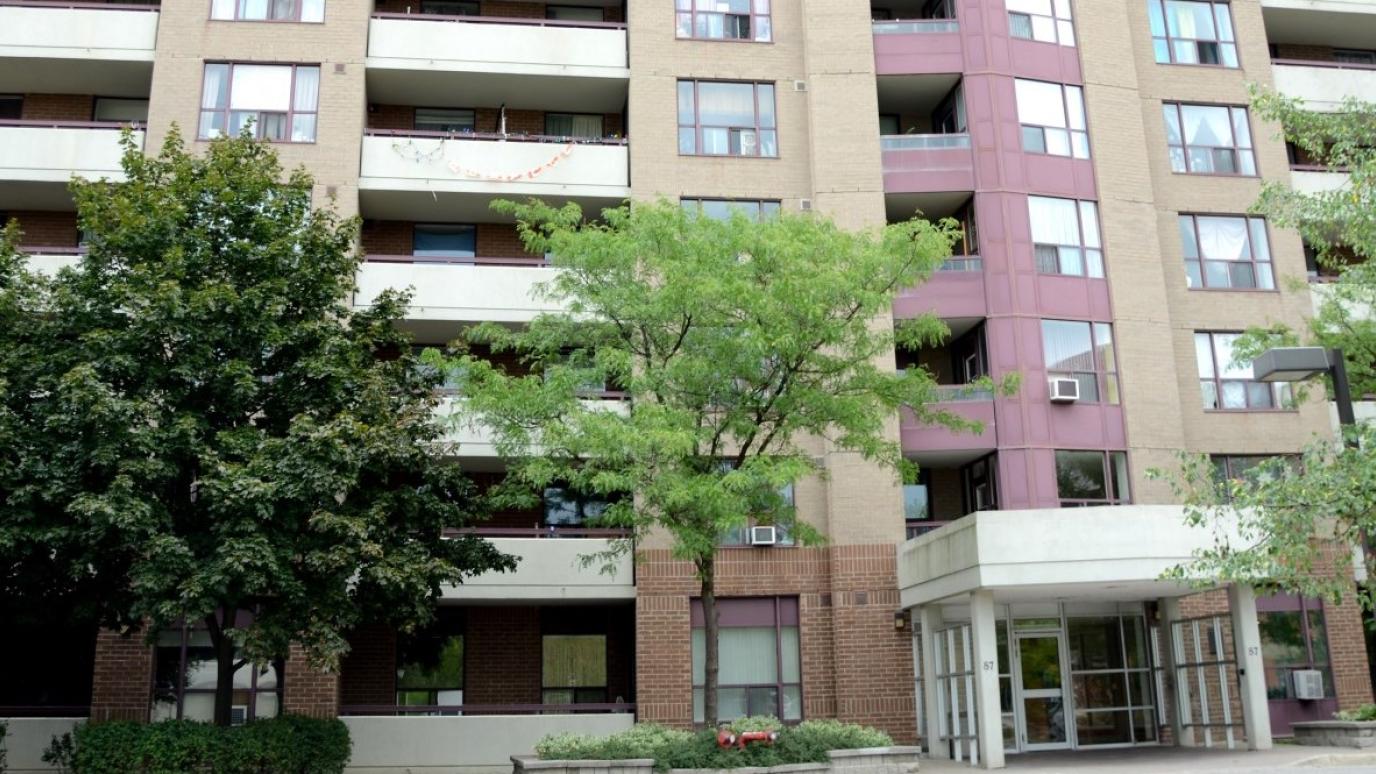 Exterior of Victor Davis Memorial Court in Guelph.