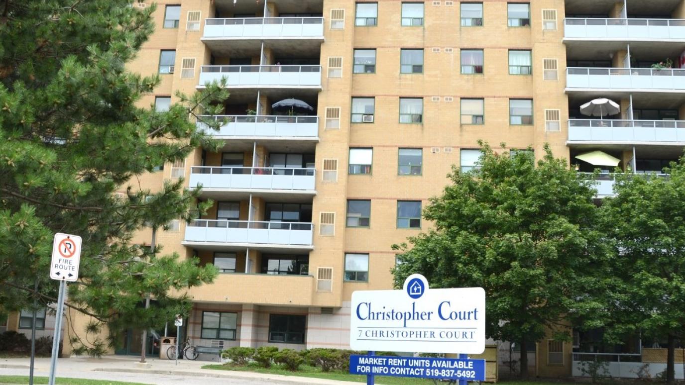 Exterior of 7 Christopher Court, Guelph