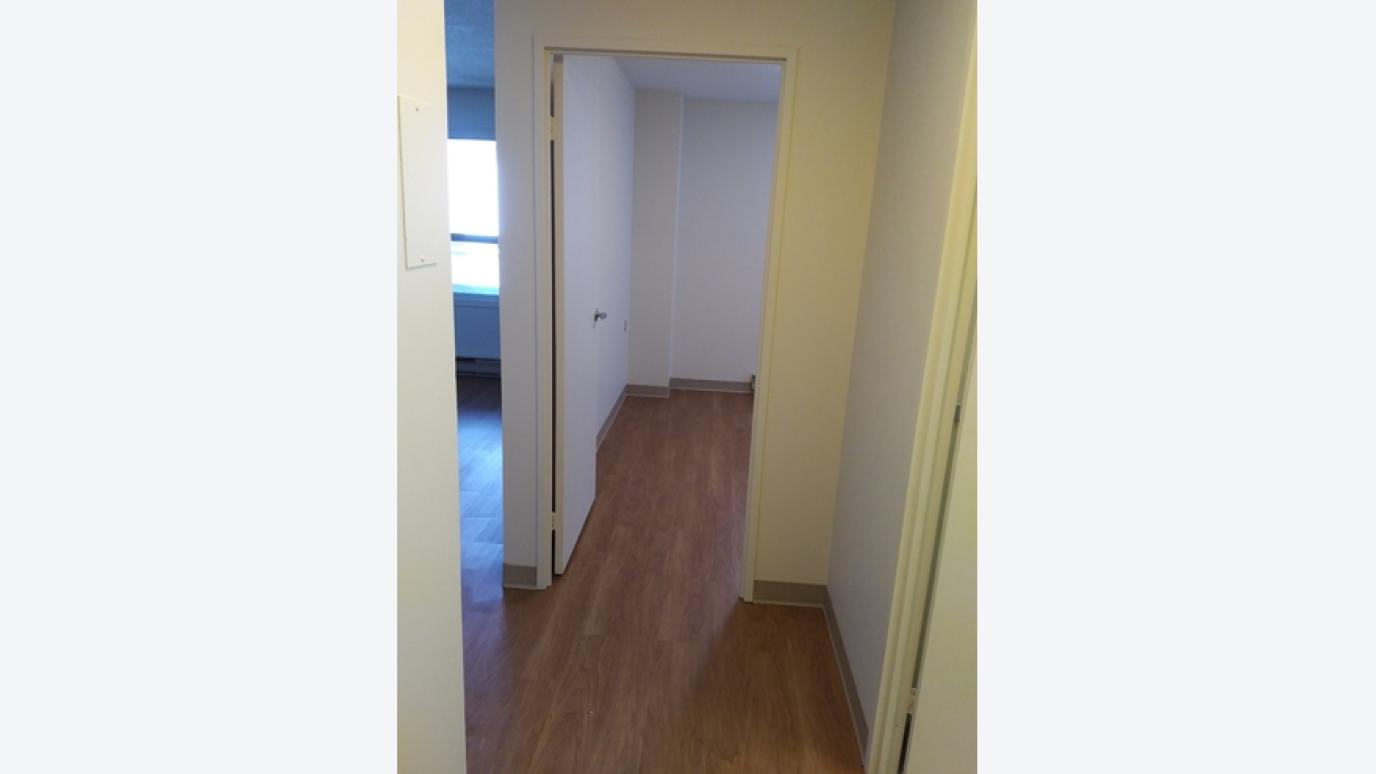 Entryway view