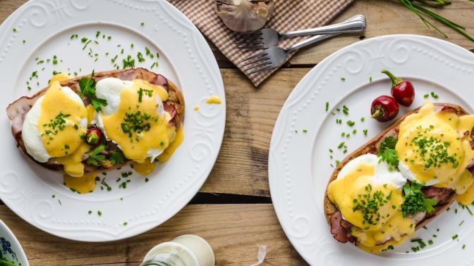 eggs benedict on plates