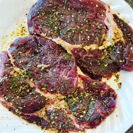 seasoned bison steaks